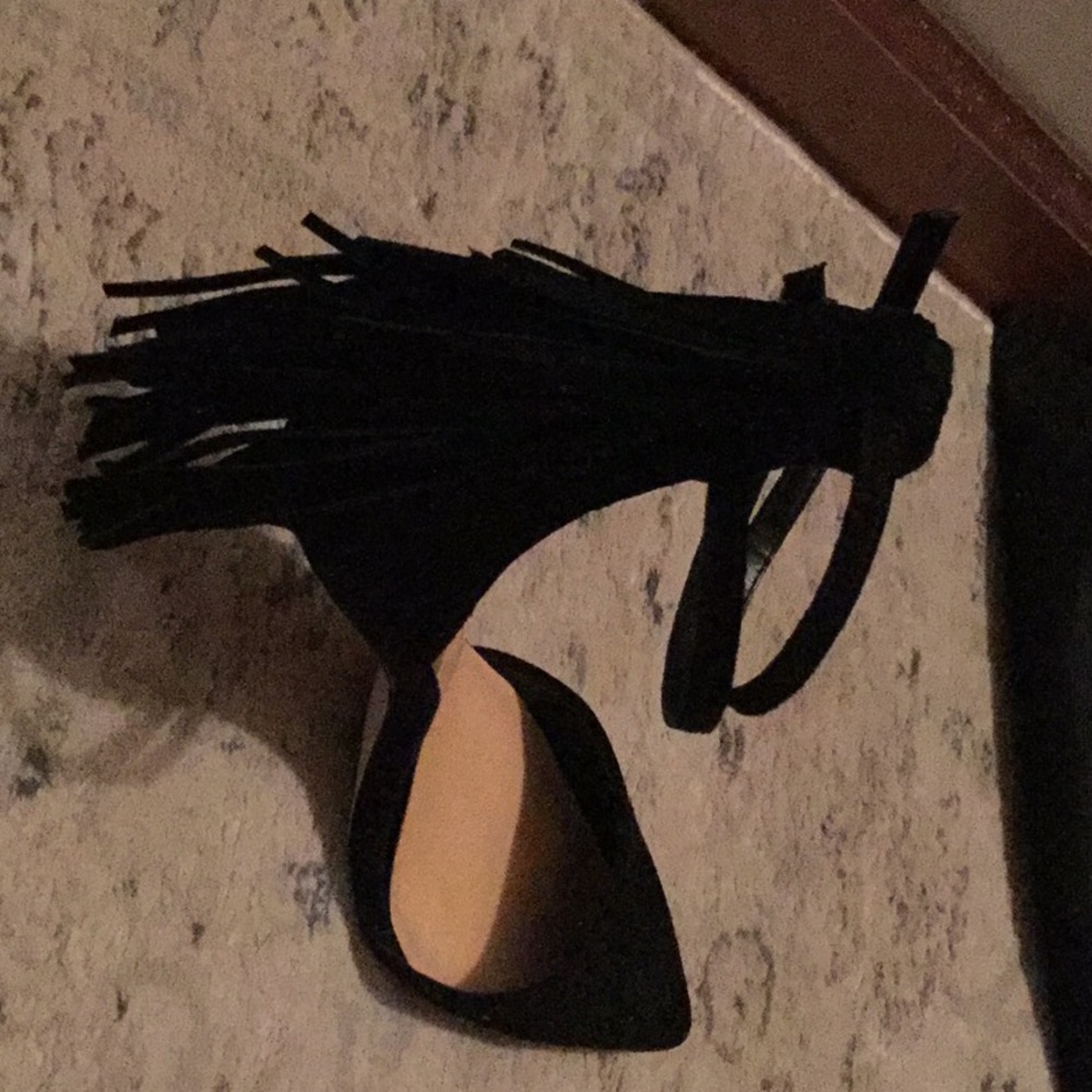 Shoes - Picture 3 of 7